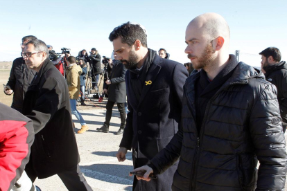 El presidente del Parlament, Roger Torrent, a la salida de la prisión madrileña de Estremera.