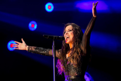 La cantante Malú, en el concierto en Málaga la noche del viernes.