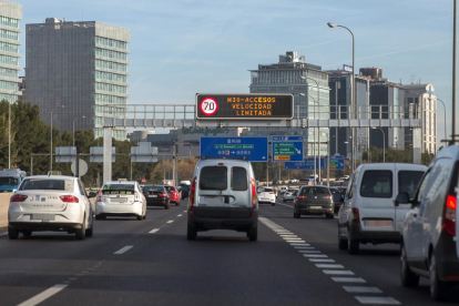 Los vehículos sin etiqueta ambiental no podrán circular este miércoles por Madrid centro ni por la M-30