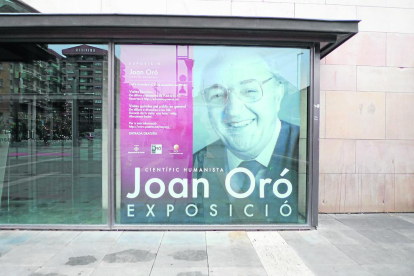 El mateix Toni Prim va capturar la imatge del cartell amb la seua foto anunciant l’exposició a l’Auditori.