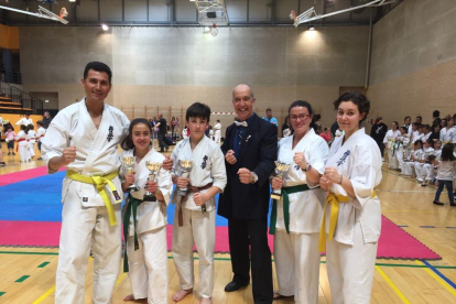 Cinco podios para el Karate Aran en el torneo de Zaragoza