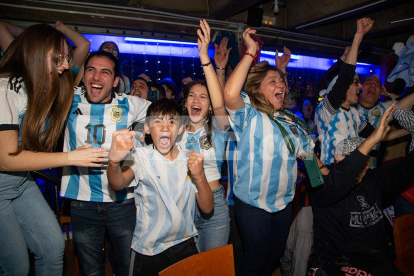 Així van celebrar els argentins de Lleida la victòria al Mundial de Qatar