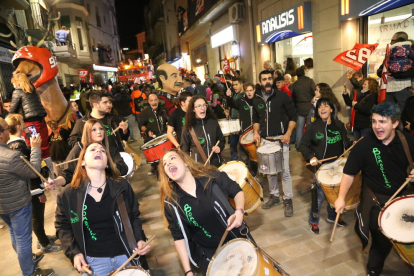 El grupo de percusión Bombollers animó la rúa.