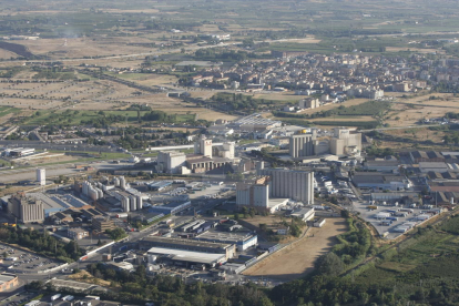 Imagen aérea de uno de los polígonos industriales de Lleida.
