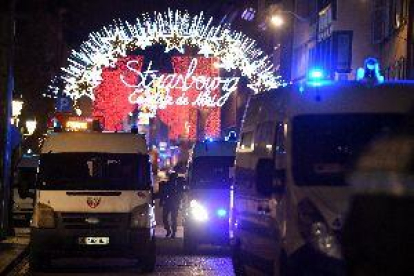 Tres morts i 12 ferits en un atac al mercat nadalenc d'Estrasburg