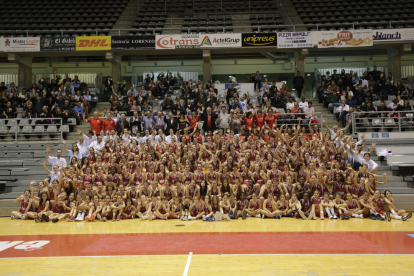 El Club Bàsquet Lleida presenta en el Barris Nord a sus 15 equipos federados, que aglutinan a más de 200 jugadoras
