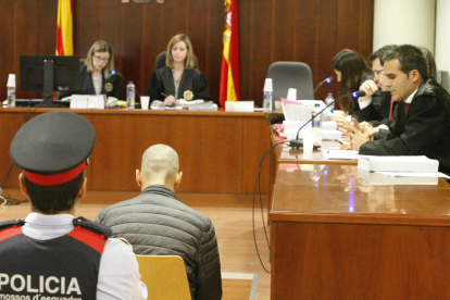 Vista del acusado en el primer día del juicio que se está celebrando en la Audiencia de Lleida. 