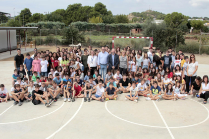 Foto de família dels alumnes de l’institut d’Alpicat, que va inaugurar dimecres el segon curs.