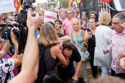 Imatge dels Cantaires per la llibertat, ahir a la plaça de la Paeria de Lleida.
