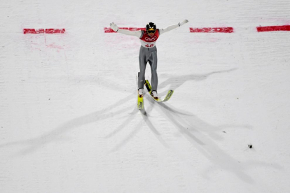 La alemana Laura Dahlmeier logró el oro en el biatlón, por delante de Marte Olsbu y Veronika Vitkova.