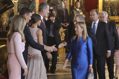 Momento de la recepción en el Palacio Real en el que tuvo lugar el malentendido de Sánchez.