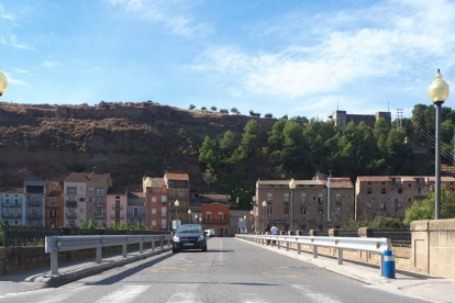 El puente de Sant Miquel que da acceso a la carretera de Àger.