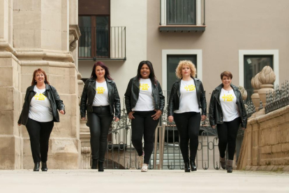 Inés Mena, Marta Mesegué, Nogay Ndiaye, Anna Rodríguez y Mariona Llinàs, con el lema ‘I am what I am’ en las camisetas, se convirtieron el domingo en modelos ‘curvy’. 