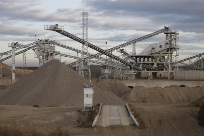 Imatge recent d’una explotació minera d’àrids al Segrià.