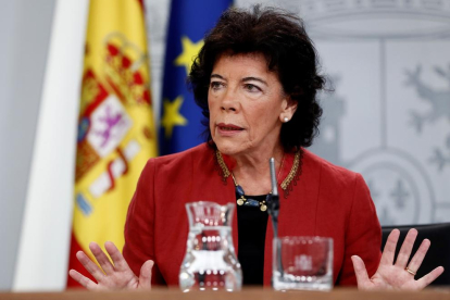 La portaveu del Govern espanyol, Isabel Celaá, ahir a la roda de premsa a la Moncloa.