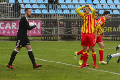 Bojan Radulovic, que marcó el gol de la victoria, se lamenta por una ocasión fallada en el primer tiempo.