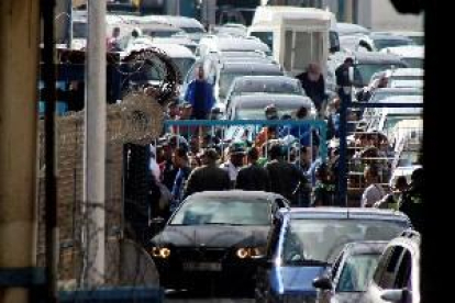 Dos dones mortes en una allau en intentar entrar a Ceuta