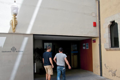 Imatge de l’entrada a les instal·lacions de l’ajuntament de Girona.