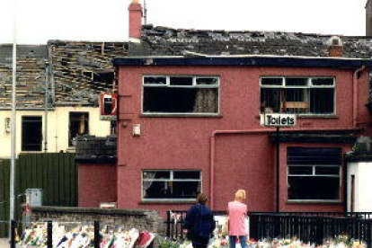 Omagh recorda les víctimes del pitjor atemptant de l'Ulster, 20 anys després