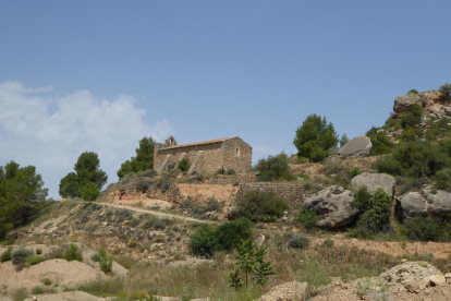 La ermita de Santa Maria de les Besses, en Cervià.