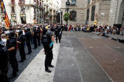 Els CDR impedeixen una manifestació en defensa del castellà a Barcelona