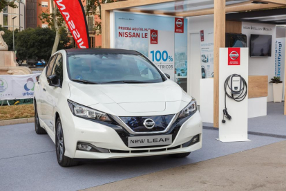 La segona generació de la gamma elèctrica Nissan (LEAF i e-NV200) va presidir l'estand de la marca.