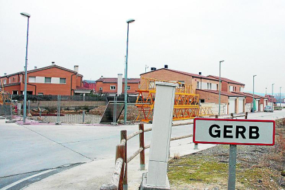 Les dos urbanitzacions es troben al nucli de Gerb.
