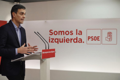 El secretari general del PSOE en roda de premsa.