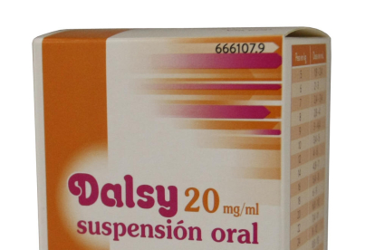El propietario de una farmacia muestra el cajón de los Dalsy vacío.