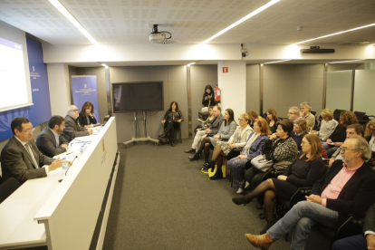 El conseller Chakir el Homrani presidió ayer la presentación de las nuevas actuaciones en servicios sociales en Lleida. 