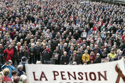 Pensionistas reclamando una subida mayor de estas prestaciones. 