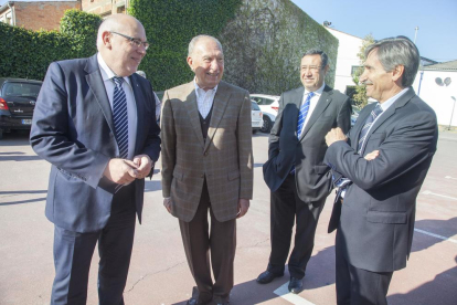 El conseller Baiget, junto con el presidente de bonÀrea Corporación, Jaume Alsina.