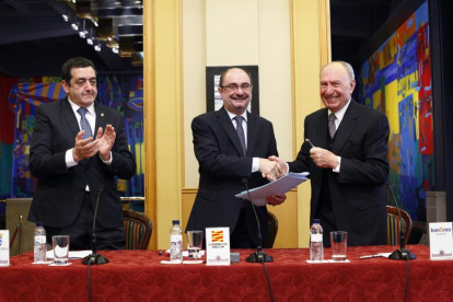 Imatge de l’acord firmat entre el Govern aragonès i BonÀrea Agrupa el mes de febrer passat.