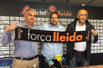 Albert Aliaga, Jorge Serna i Félix González, ahir durant la presentació del tècnic del Força Lleida per a la temporada vinent.