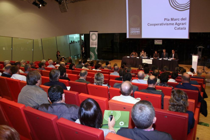 Imatge d’una reunió de la Federació de Cooperatives Agràries de Catalunya a Lleida.