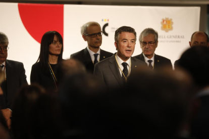 El Síndic, Vicenç Mateu, durante el discurso institucional con motivo de los 25 años de la Constitución. 