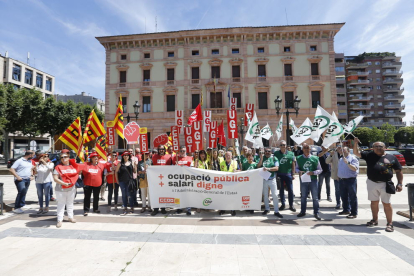 Imatge de la concentració a la subdelegació del Govern espanyol.
