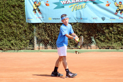 Sergi Viles, ayer en las instalaciones del Club Tennis Urgell antes de partir hoy hacia Mallorca.