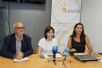 Joan Santacana, Bibiana Bendicho i Lídia Méndez, ahir a Aspid.