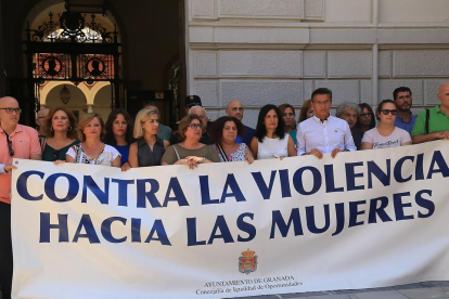 Concentración la semana pasada por la muerte de una mujer a manos de su pareja en Granada.