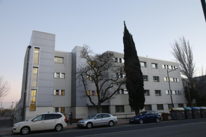 Façana principal de l’escola Riu Segre de Pardinyes.