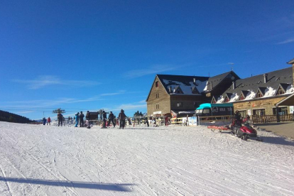Esquiadors a l’estació de Port Ainé durant la jornada d’ahir.