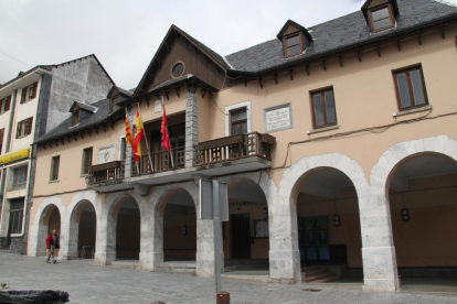Imagen de la fachada del ayuntamiento de Vielha. 