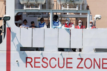 Imagen de esta semana del buque “Diciotti” de la Guardia Costera italiana en Lampedusa.