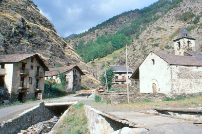 Imatge del poble de Tor, a 1.700 metres, en un extrem de la vall Ferrera, al costat d’Andorra.