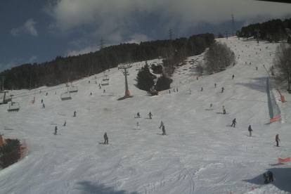 Esquiadors a les pistes de Port Ainé, al Pallars Sobirà.
