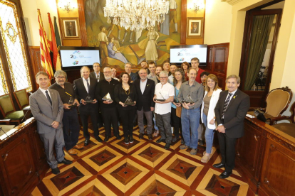 Autoridades, miembros del jurado y premiados, ayer, tras el acto de entrega en la Diputación.