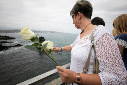 Las familias de las víctimas se dieron cita ayer en Madrid y Canarias en el décimo aniversario.