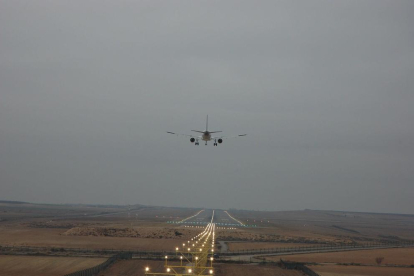 Vols de pràctiques a Alguaire de la companyia Vueling.