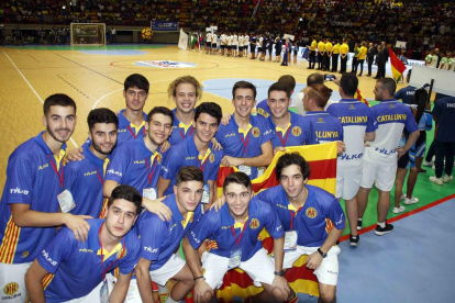 La selección catalana, en la ceremonia de inauguración.